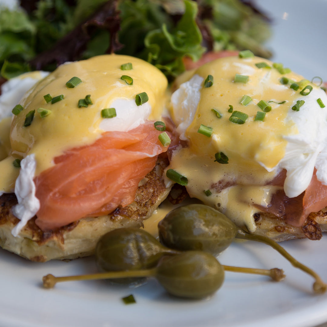 Poached Eggs With Avocado And Smoked Salmon – Salmon House Egypt